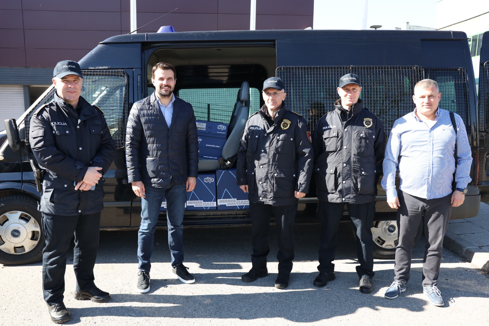 Općina Ilidža donirala specijaliziranu obuću ilidžanskim policajcima