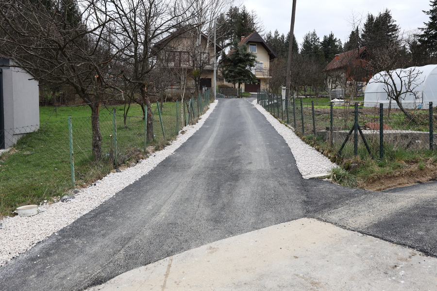 Novi asfalt u ulicama Šamin gaj i Plantaže