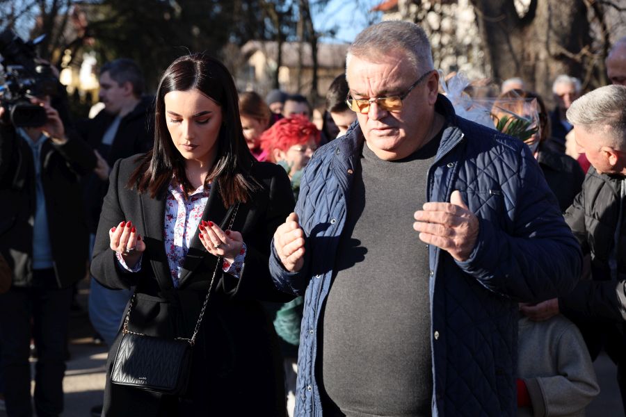 Osam godina traganja za istinom: U Velikoj aleji obilježena godišnjica ubistva Dženana Memića