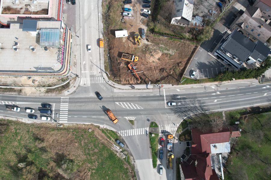 Počela izgradnja kružne raskrsnice na raskrsnici ulica M17 - Lužansko polje - IV Viteške brigade