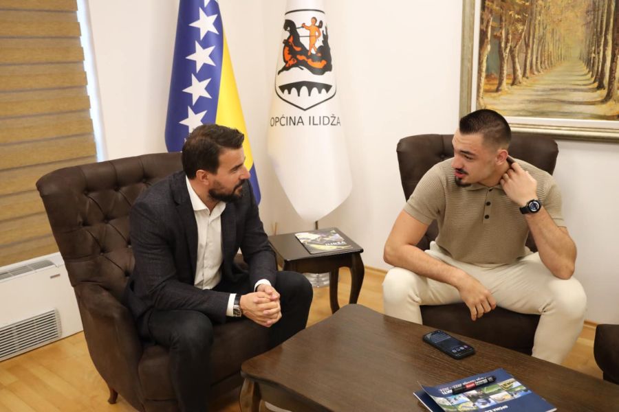 Zajedno do novih medalja: Načelnik Muzur ugostio i nagradio Anesa Bostandžića